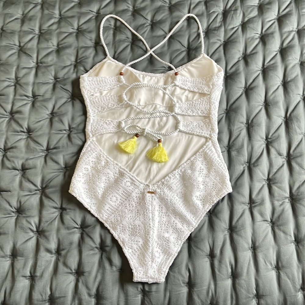 Victoria’s Secret stewpot one piece. Size small. White.